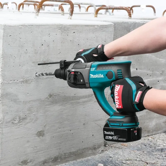 Перфоратор аккумуляторный Makita DHR202RF