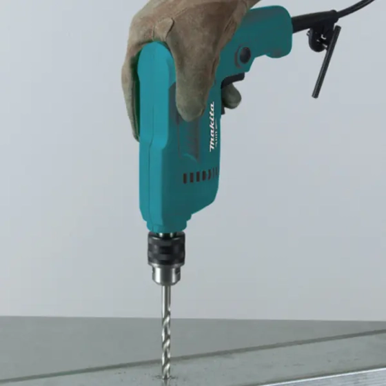 Дрель безударная Makita MT M0600B