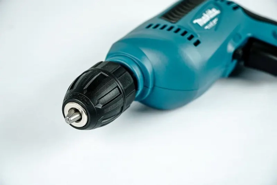 Дрель безударная Makita MT M6002B