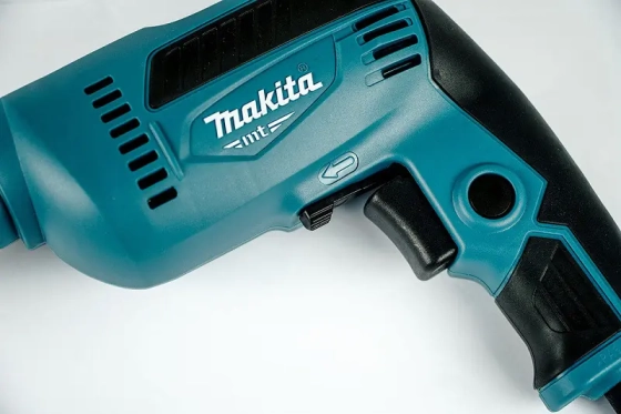 Дрель безударная Makita MT M6002B