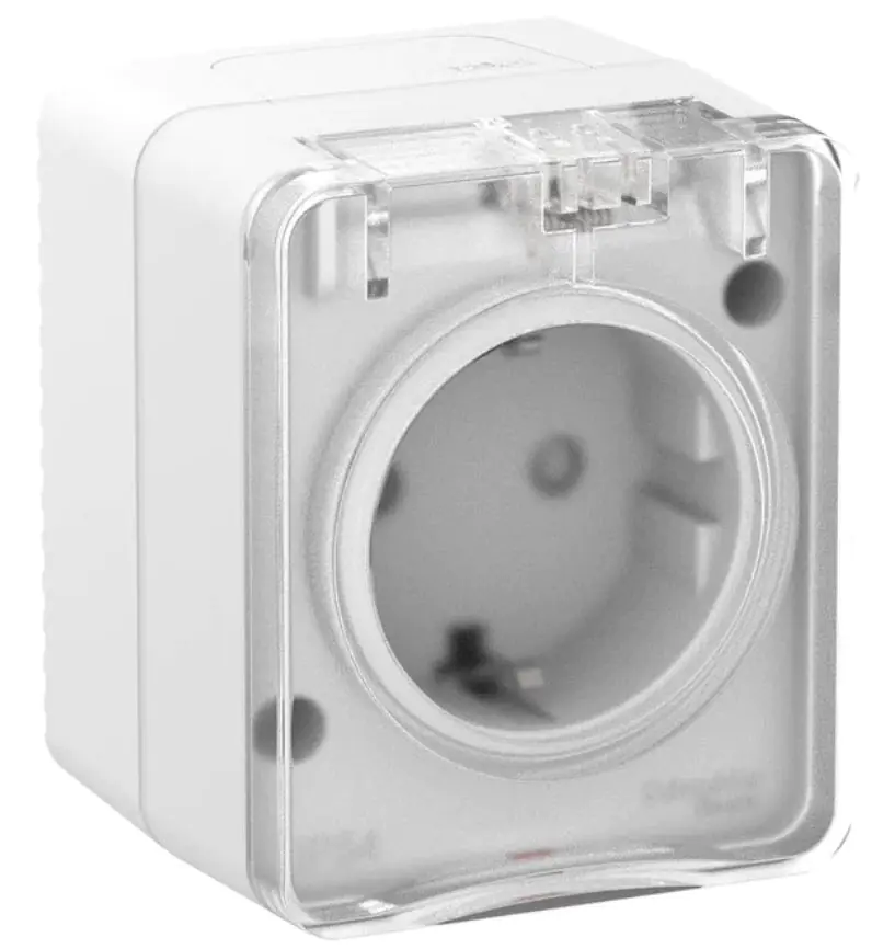 Розетка IP54 с/з и шторками Systeme Electric AtlasDesign ATN540145